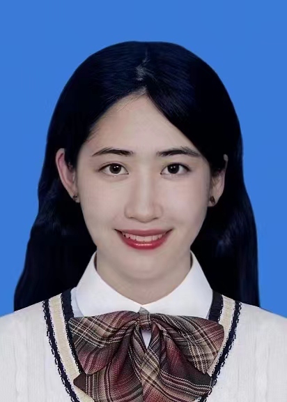 何雨欣.jpg